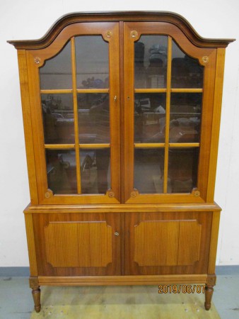 6587 - Skrin na porcelan  nyklasicistni styl   113 x 44 cm  V - 173 cm  -  PRODANO